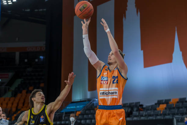 打下坚实基 打下坚实基